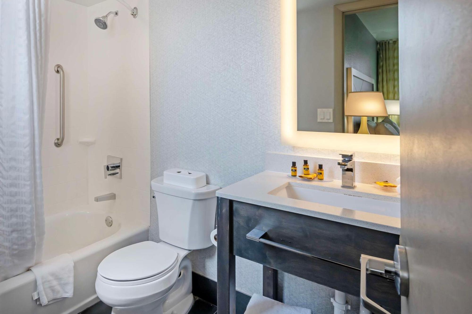 Best Western Plus Daytona Inn Seabreeze Daytona Beach Bagian luar foto